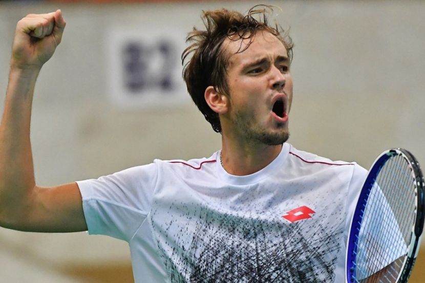 Медведев обыграл Бублика и вышел в четвертьфинал Мастерса в Мадриде